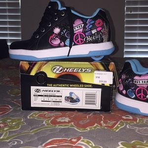 Girl’s Heelys Youth Size 4/Women 5